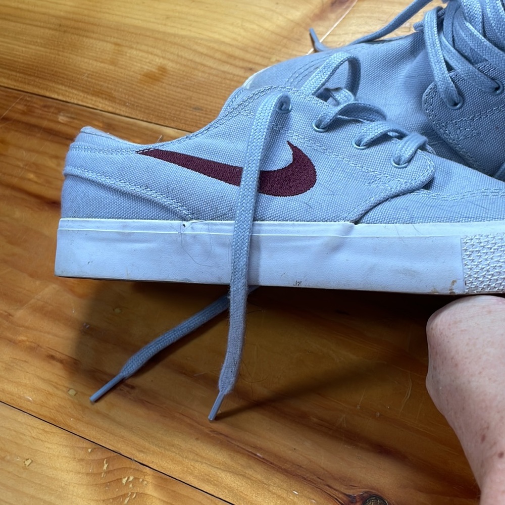 Nikes - Picture 4 of 5